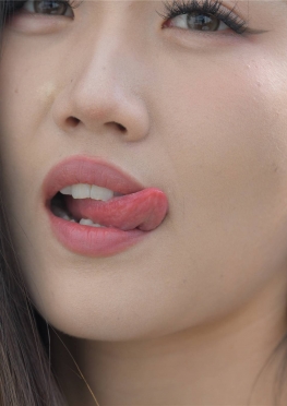 75214露背美背的半透明短包裙大长腿小姐姐小姐姐视频