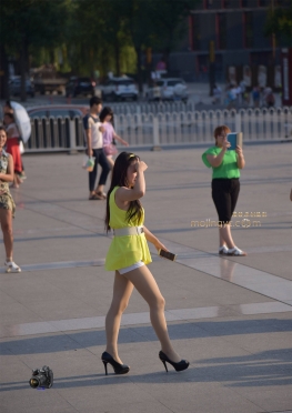 超短白裤肉丝高跟妇妇