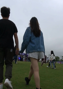 73760参加活动的短裤长腿美女视频