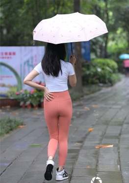 M00702【496P】魔镜街拍瑜伽紧身裤长腿女孩套图，高挑的身材