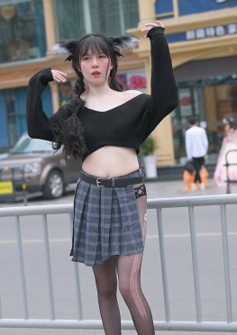 74904-74906吃棒棒糖的jk短裙黑丝美女视频